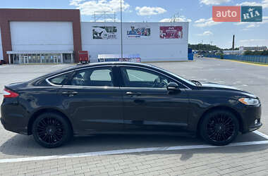 Седан Ford Fusion 2013 в 