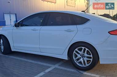 Седан Ford Fusion 2014 в 