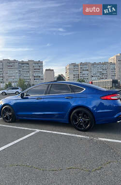 Седан Ford Fusion 2016 в 