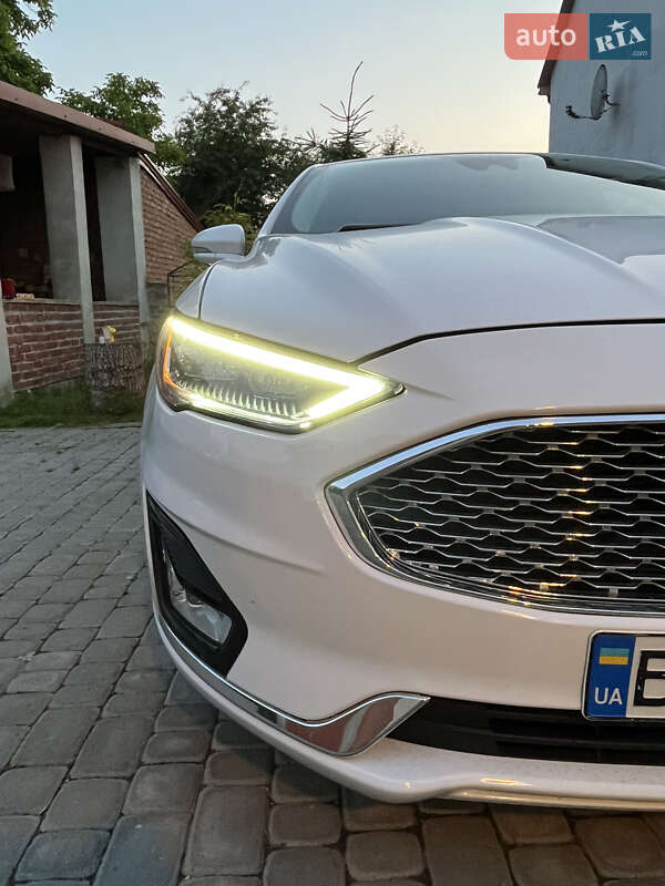 Седан Ford Fusion 2018 в Львові