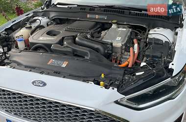 Седан Ford Fusion 2018 в 