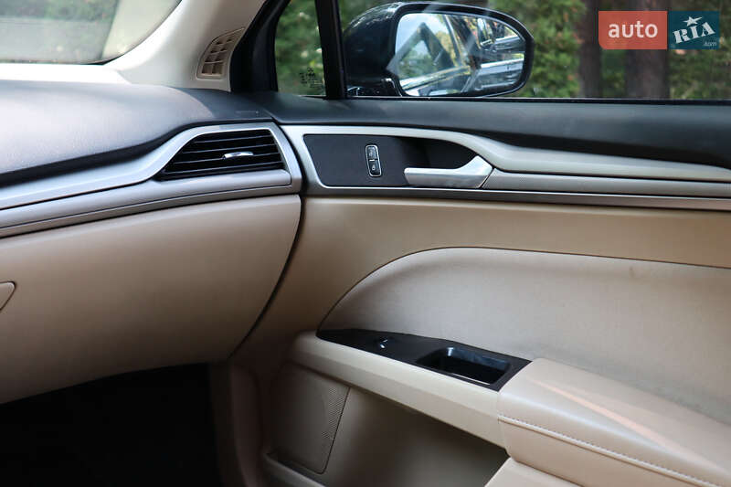 Седан Ford Fusion 2014 в Трускавце
