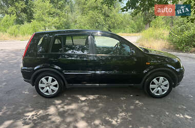Хэтчбек Ford Fusion 2005 в 
