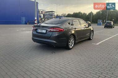 Седан Ford Fusion 2016 в 