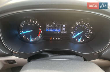 Седан Ford Fusion 2016 в 