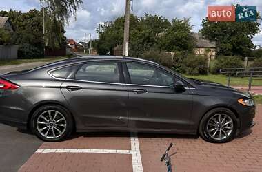 Седан Ford Fusion 2017 в 
