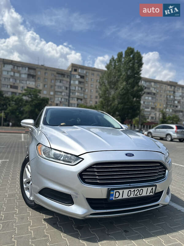 Седан Ford Fusion 2014 в 