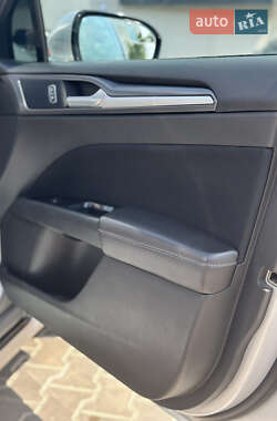 Седан Ford Fusion 2014 в 