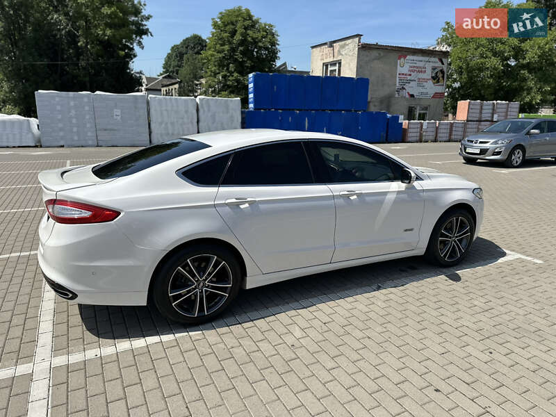 Седан Ford Fusion 2013 в Хусте