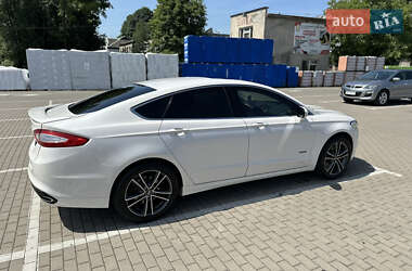 Седан Ford Fusion 2013 в 