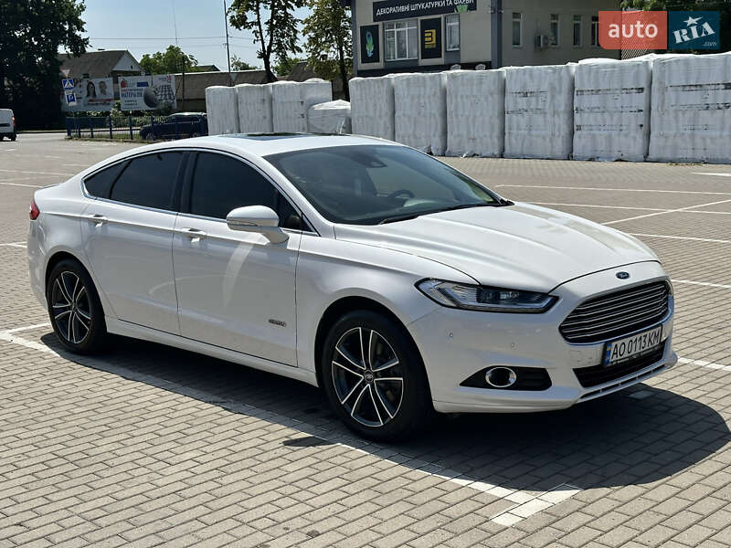 Седан Ford Fusion 2013 в Хусте