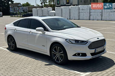 Седан Ford Fusion 2013 в 