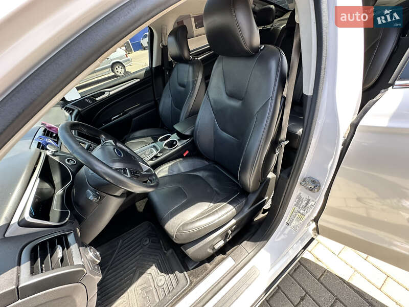 Седан Ford Fusion 2013 в Хусте
