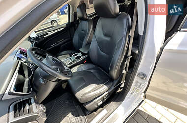 Седан Ford Fusion 2013 в 