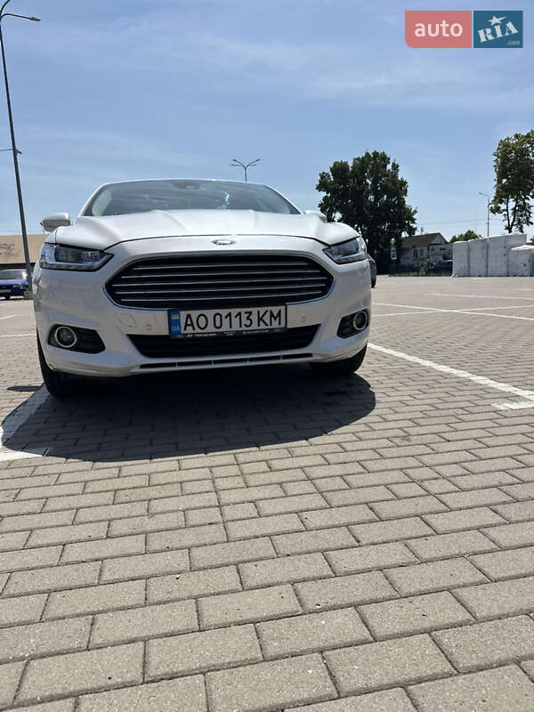 Седан Ford Fusion 2013 в Хусте