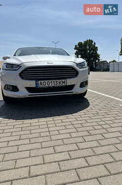 Седан Ford Fusion 2013 в 