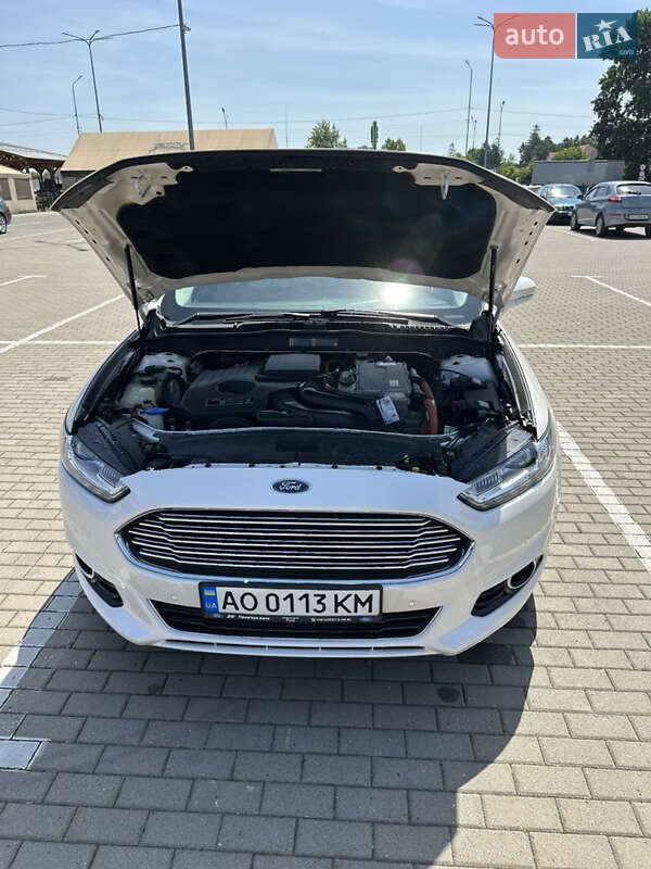 Седан Ford Fusion 2013 в Хусте