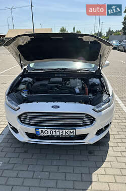 Седан Ford Fusion 2013 в 