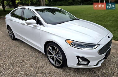 Седан Ford Fusion 2019 в 