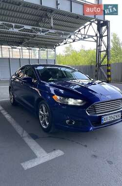 Седан Ford Fusion 2015 в 