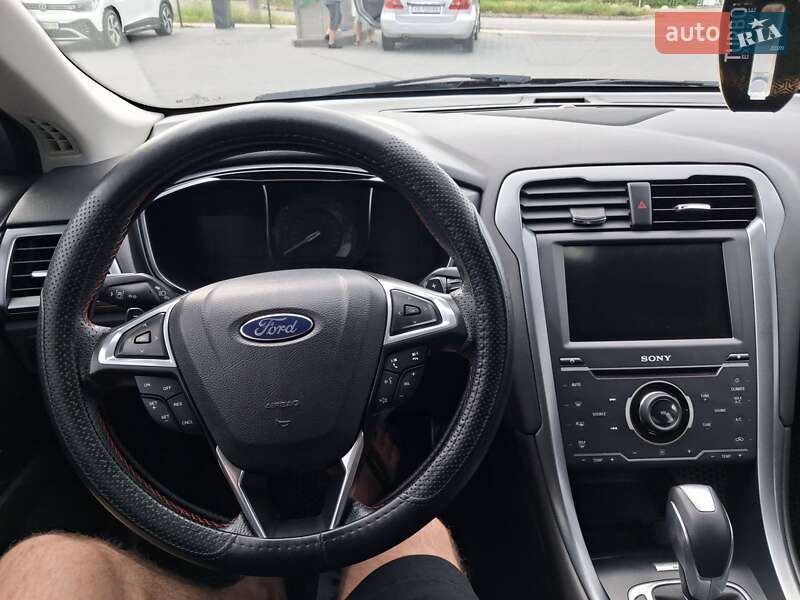 Седан Ford Fusion 2013 в Черновцах