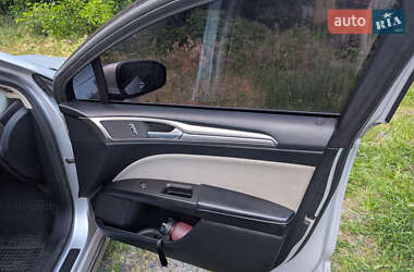 Седан Ford Fusion 2016 в 