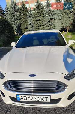 Седан Ford Fusion 2015 в 