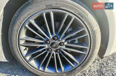 Седан Ford Fusion 2015 в 