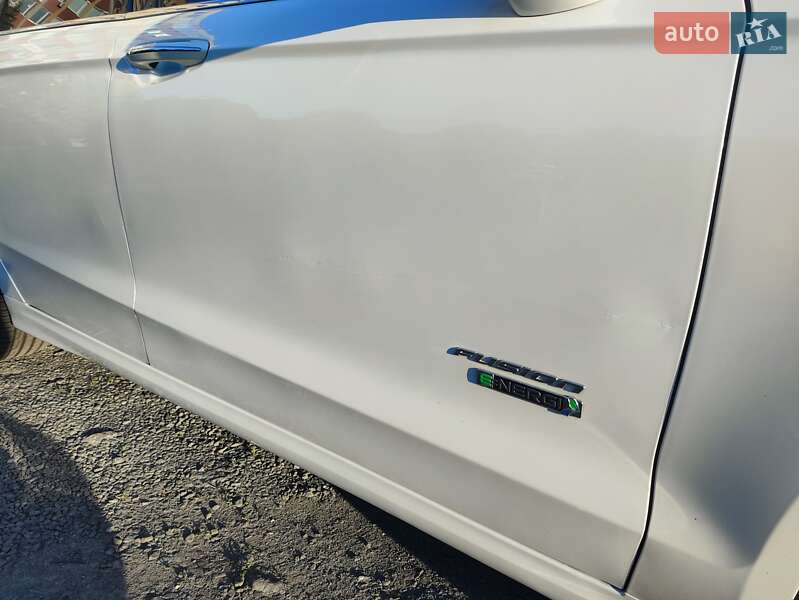 Седан Ford Fusion 2015 в Виннице