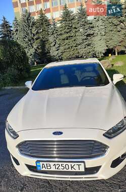 Седан Ford Fusion 2015 в 