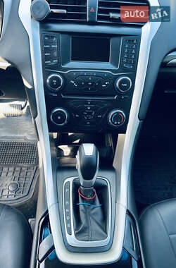 Седан Ford Fusion 2014 в 