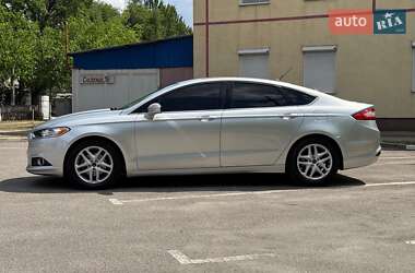 Седан Ford Fusion 2016 в 