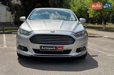 Седан Ford Fusion 2016 в 