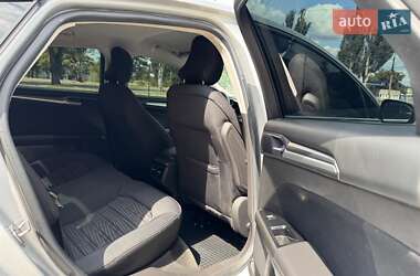Седан Ford Fusion 2016 в 