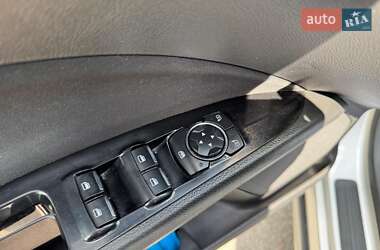 Седан Ford Fusion 2016 в 