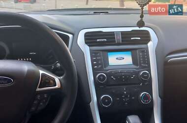 Седан Ford Fusion 2014 в 