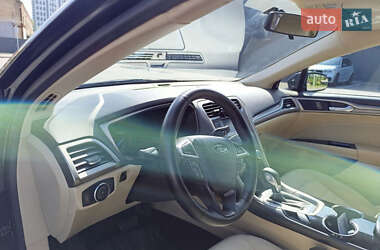 Седан Ford Fusion 2013 в 