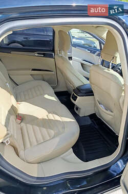 Седан Ford Fusion 2013 в 