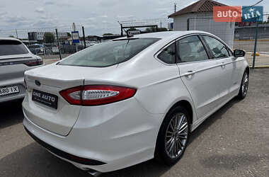 Седан Ford Fusion 2012 в 