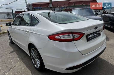 Седан Ford Fusion 2012 в 
