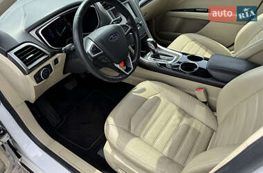 Седан Ford Fusion 2012 в 