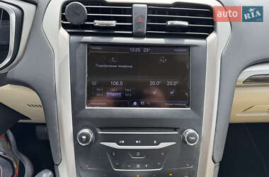 Седан Ford Fusion 2012 в 