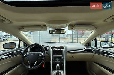 Седан Ford Fusion 2012 в 