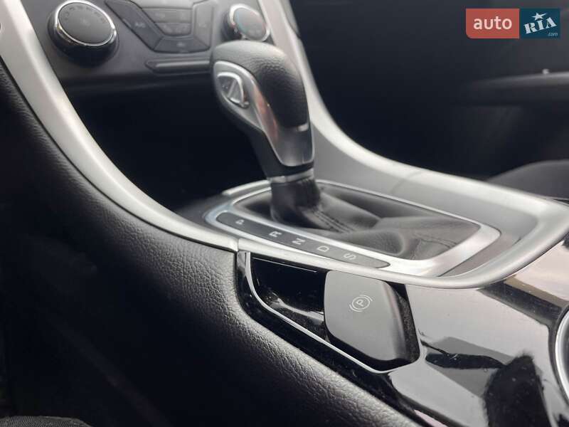 Седан Ford Fusion 2015 в Чернигове