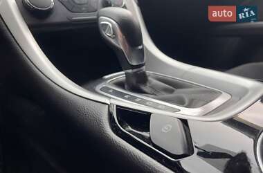 Седан Ford Fusion 2015 в 