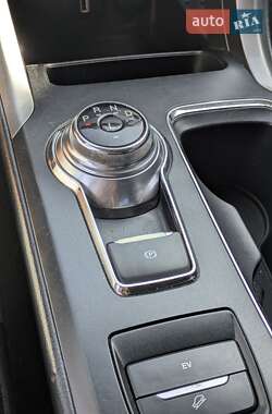Седан Ford Fusion 2016 в 