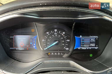 Седан Ford Fusion 2016 в 