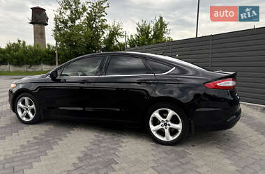 Седан Ford Fusion 2016 в 