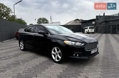 Седан Ford Fusion 2016 в 