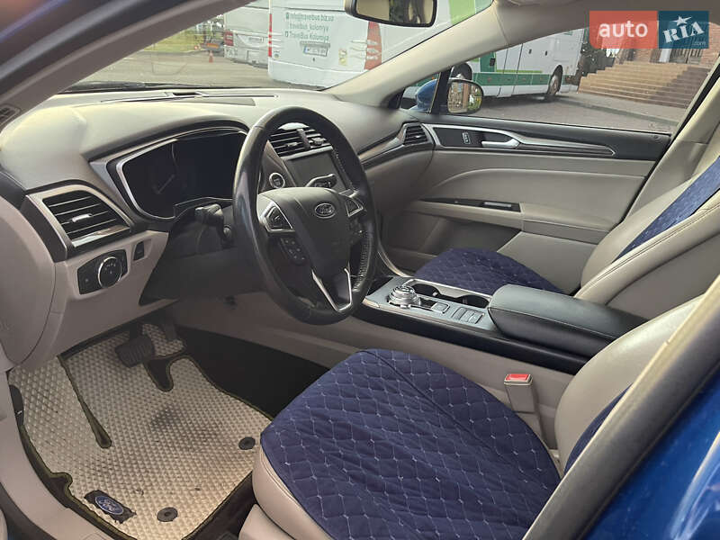 Седан Ford Fusion 2016 в Львове